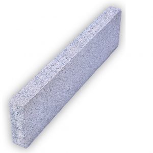 Granit Leistensteine gesägt und gestockt